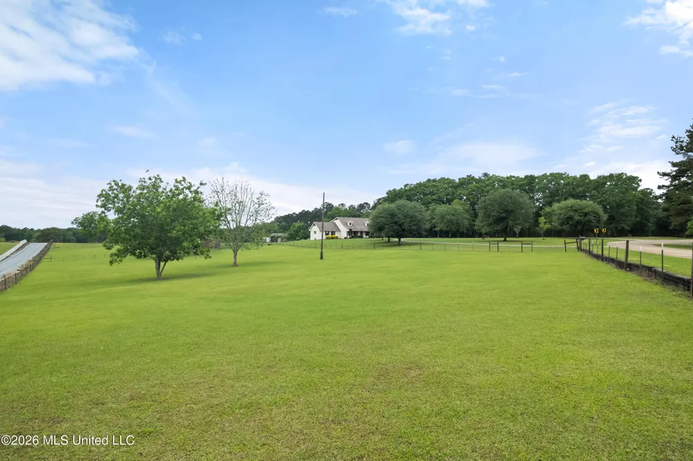 1329 Grantham Road Sumrall, MS 39482
