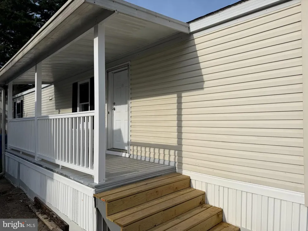 14 NELSON MOBILE MANOR Middletown, PA 17057