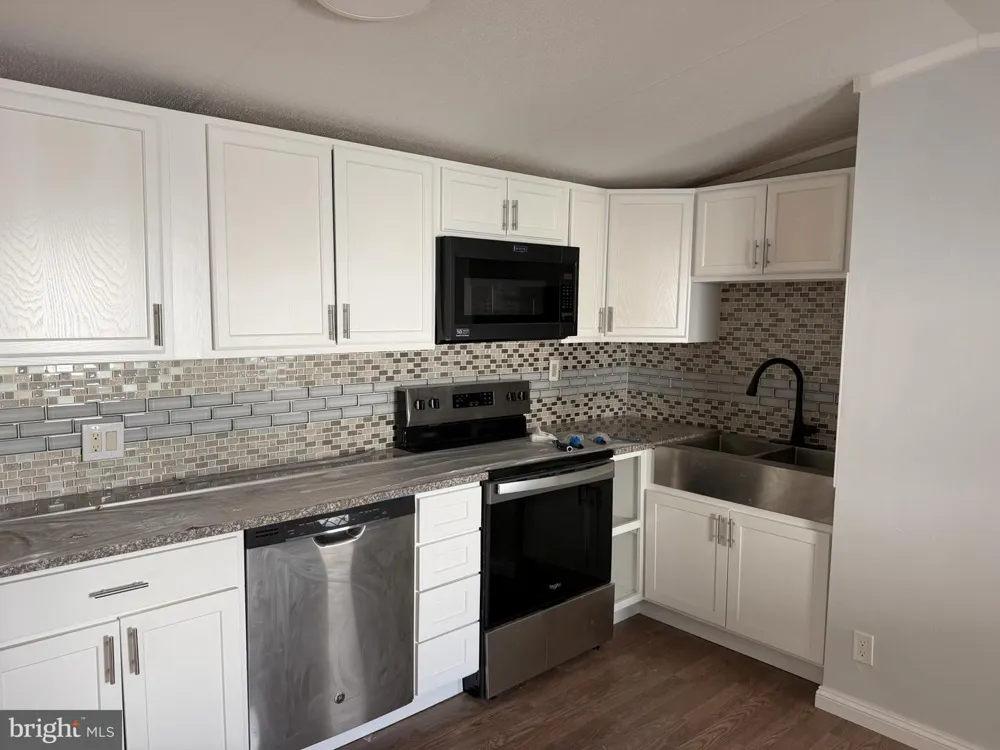 14 NELSON MOBILE MANOR Middletown, PA 17057