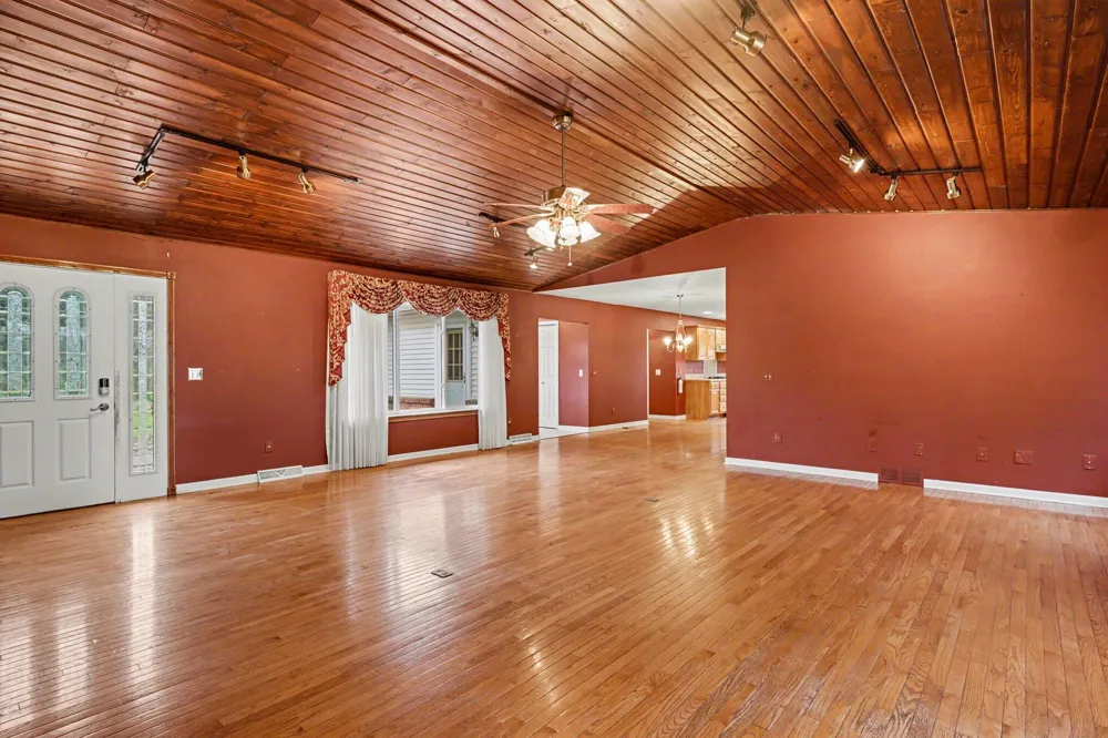 15378 Mcleans Spring Lake Township, MI 49456