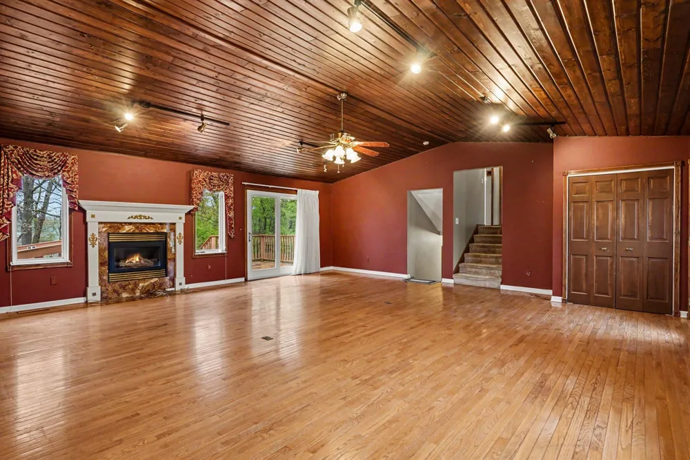 15378 Mcleans Spring Lake Township, MI 49456
