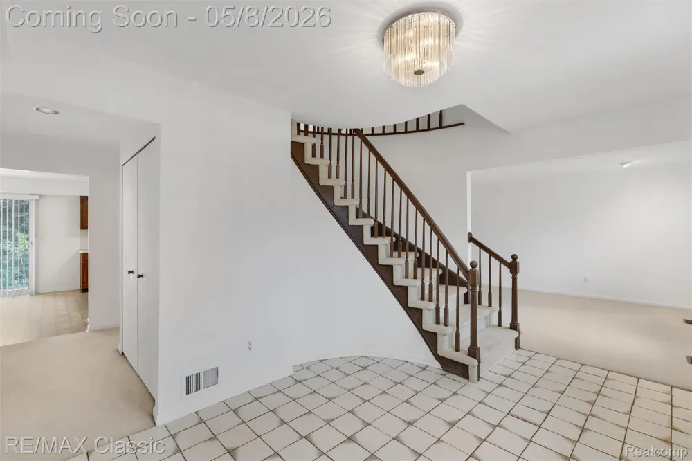 36953 Fox Glen Farmington Hills City, MI 48331