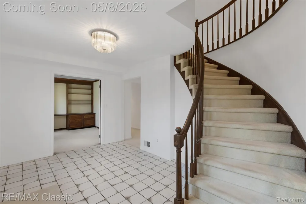 36953 Fox Glen Farmington Hills City, MI 48331