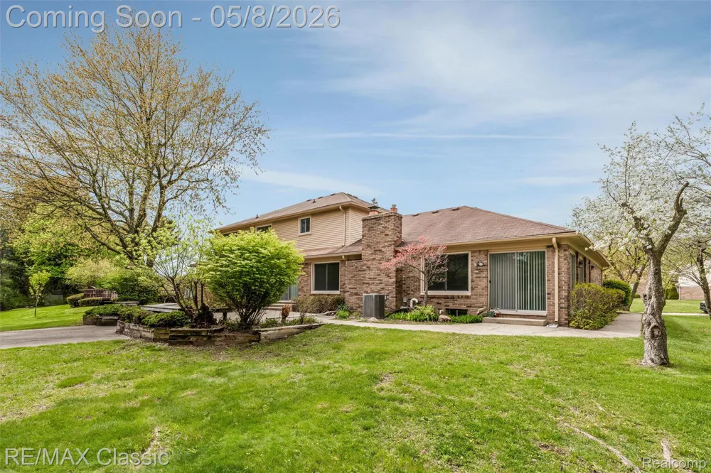 36953 Fox Glen Farmington Hills City, MI 48331