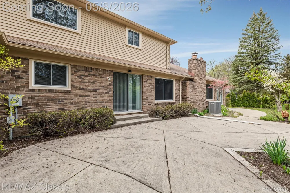 36953 Fox Glen Farmington Hills City, MI 48331