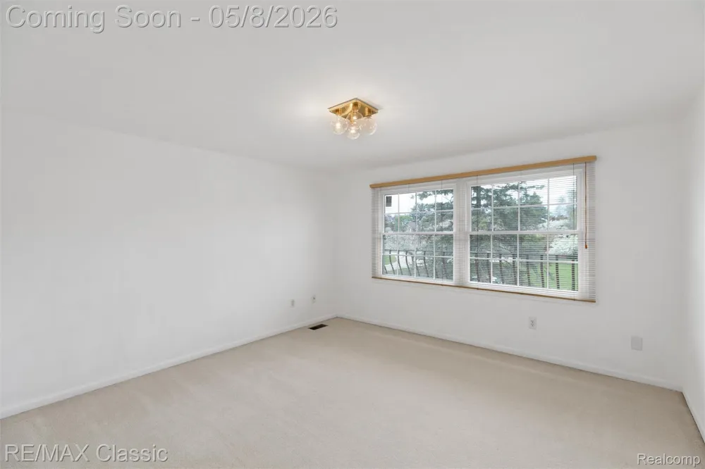36953 Fox Glen Farmington Hills City, MI 48331