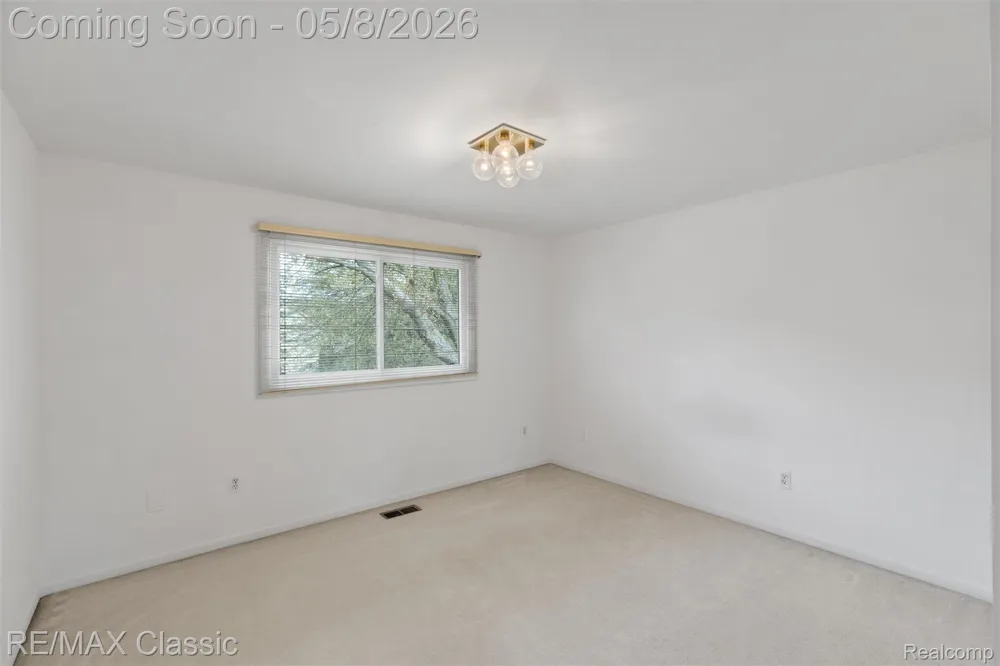 36953 Fox Glen Farmington Hills City, MI 48331