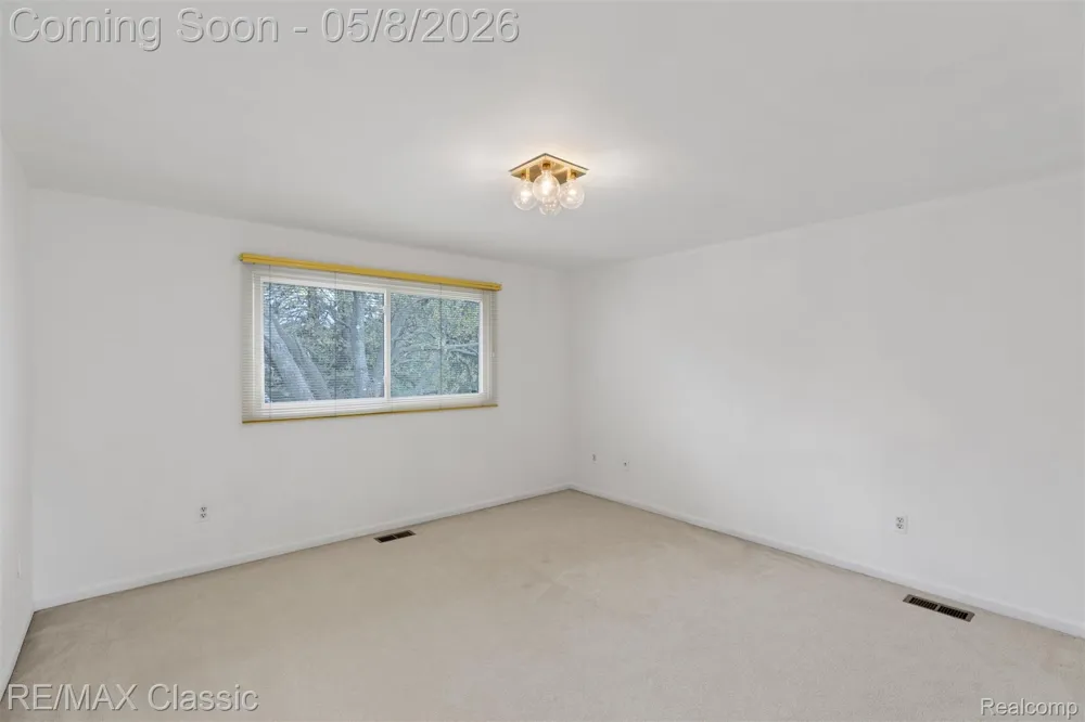 36953 Fox Glen Farmington Hills City, MI 48331