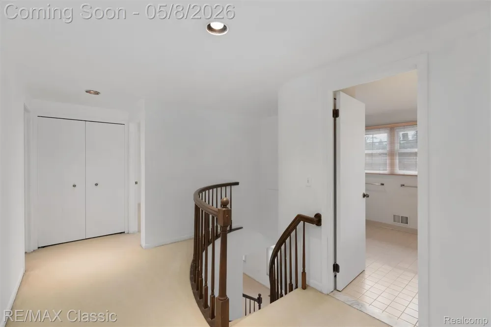 36953 Fox Glen Farmington Hills City, MI 48331