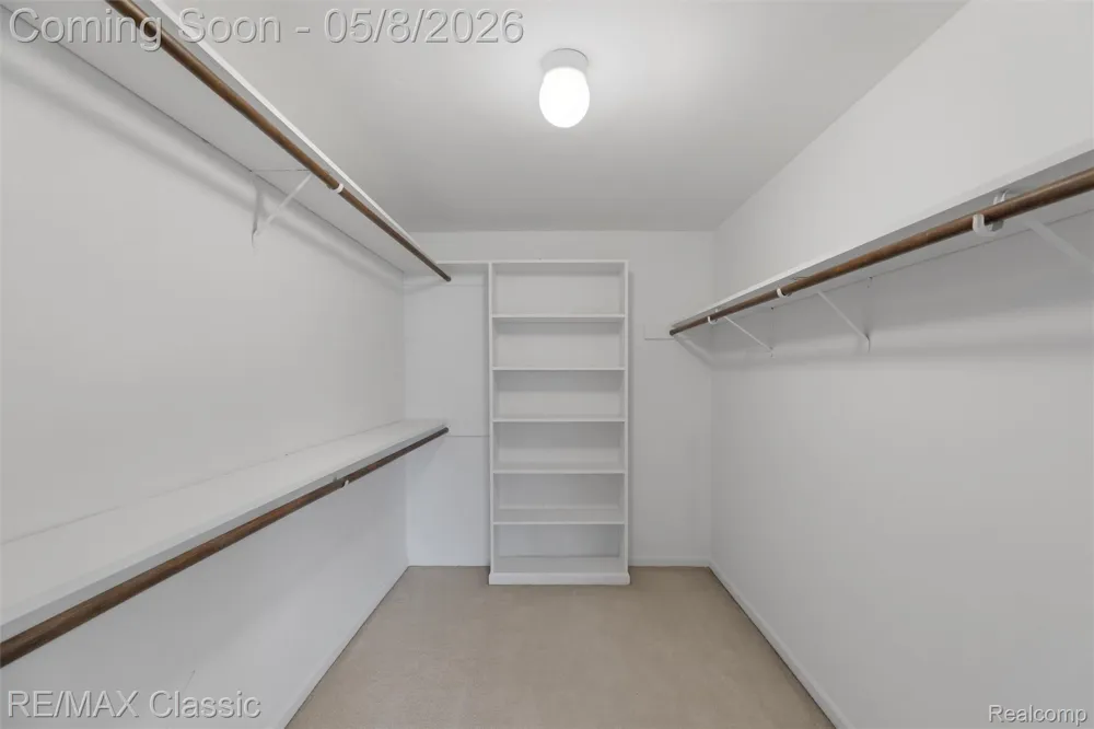 36953 Fox Glen Farmington Hills City, MI 48331
