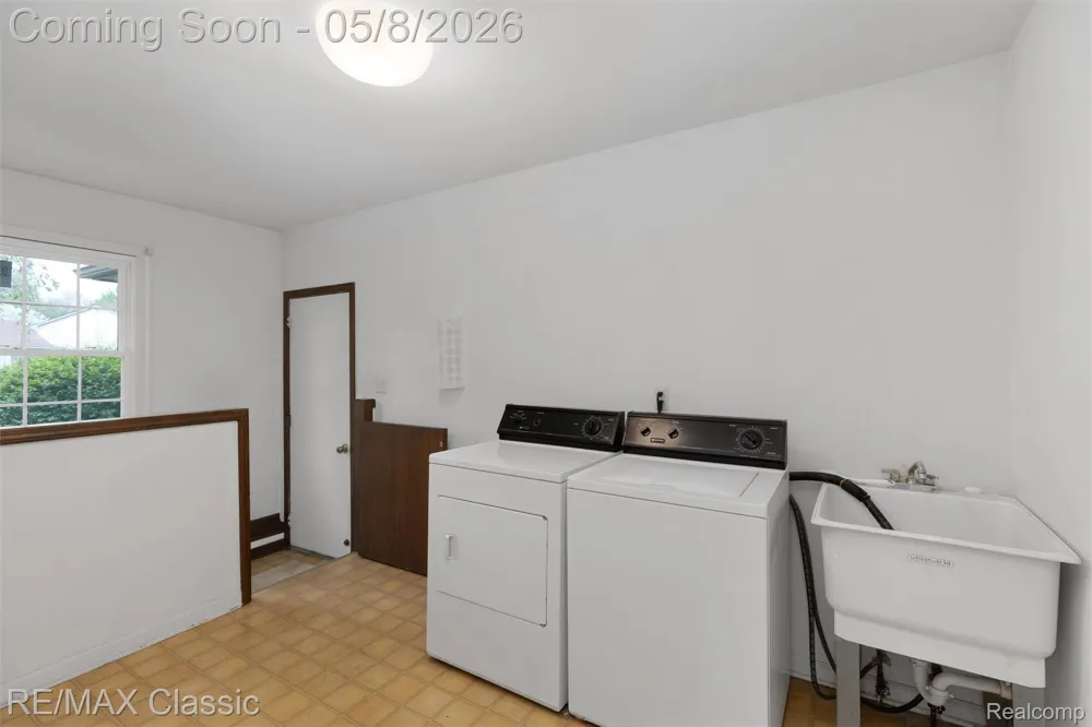 36953 Fox Glen Farmington Hills City, MI 48331