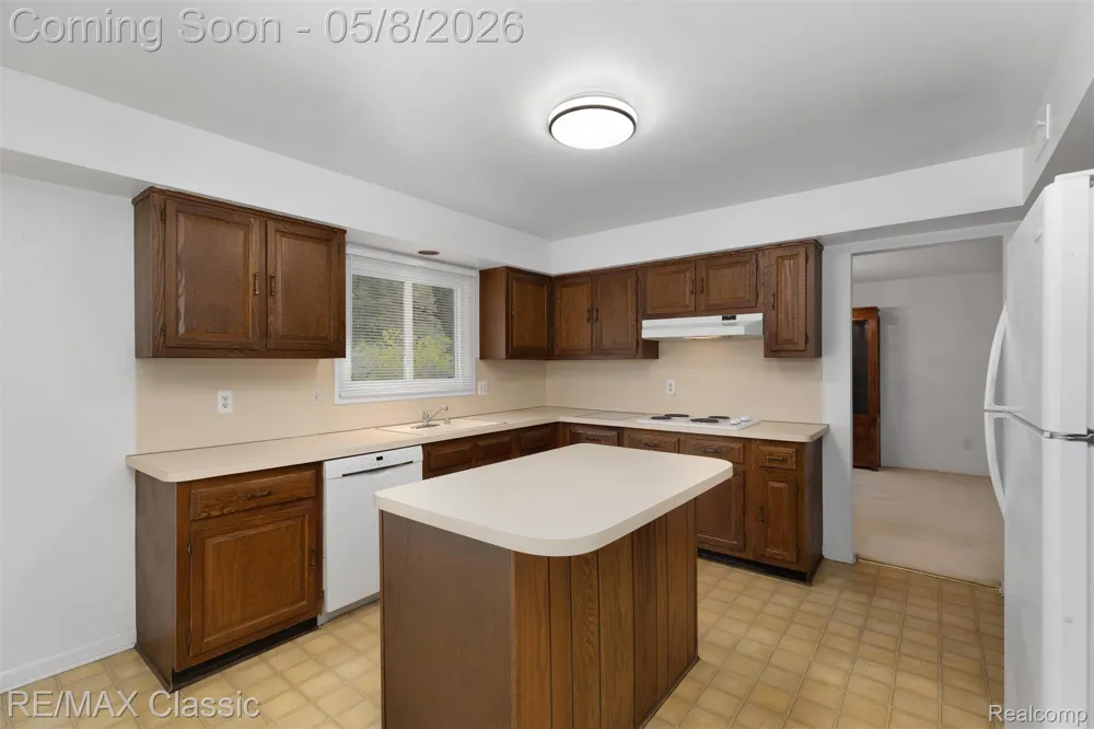 36953 Fox Glen Farmington Hills City, MI 48331