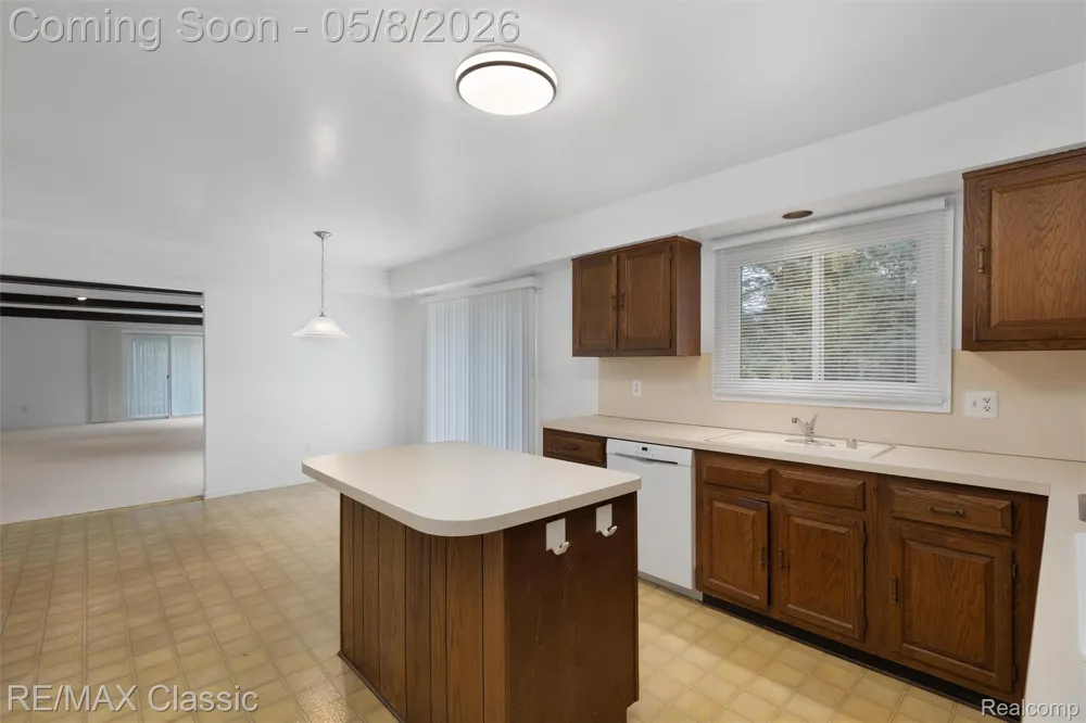 36953 Fox Glen Farmington Hills City, MI 48331