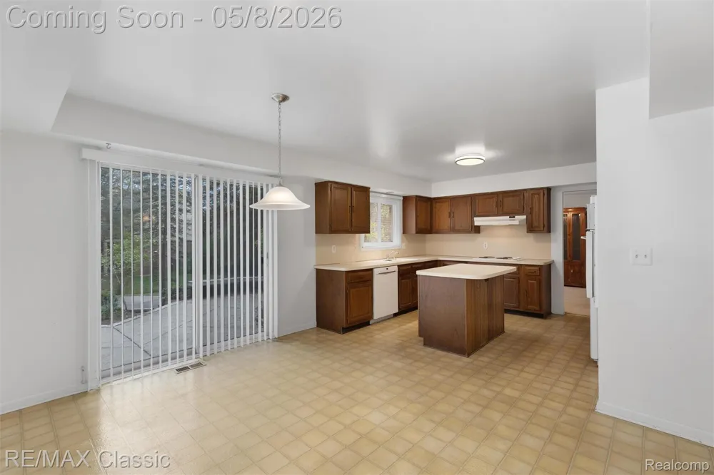 36953 Fox Glen Farmington Hills City, MI 48331