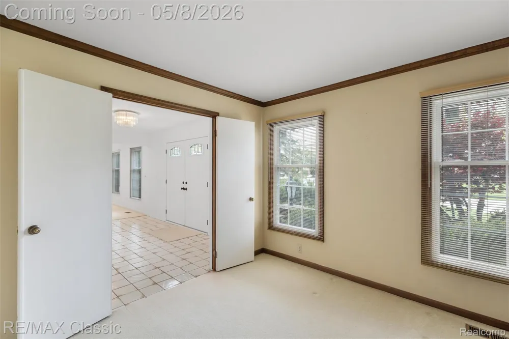 36953 Fox Glen Farmington Hills City, MI 48331