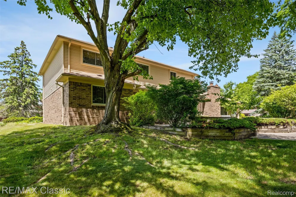 36953 Fox Glen Farmington Hills City, MI 48331