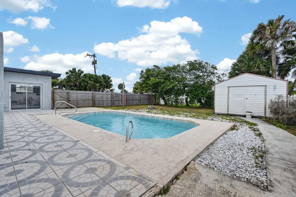 1027 BEL AIRE DRIVE Daytona Beach, FL 32118