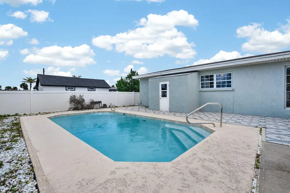 1027 BEL AIRE DRIVE Daytona Beach, FL 32118