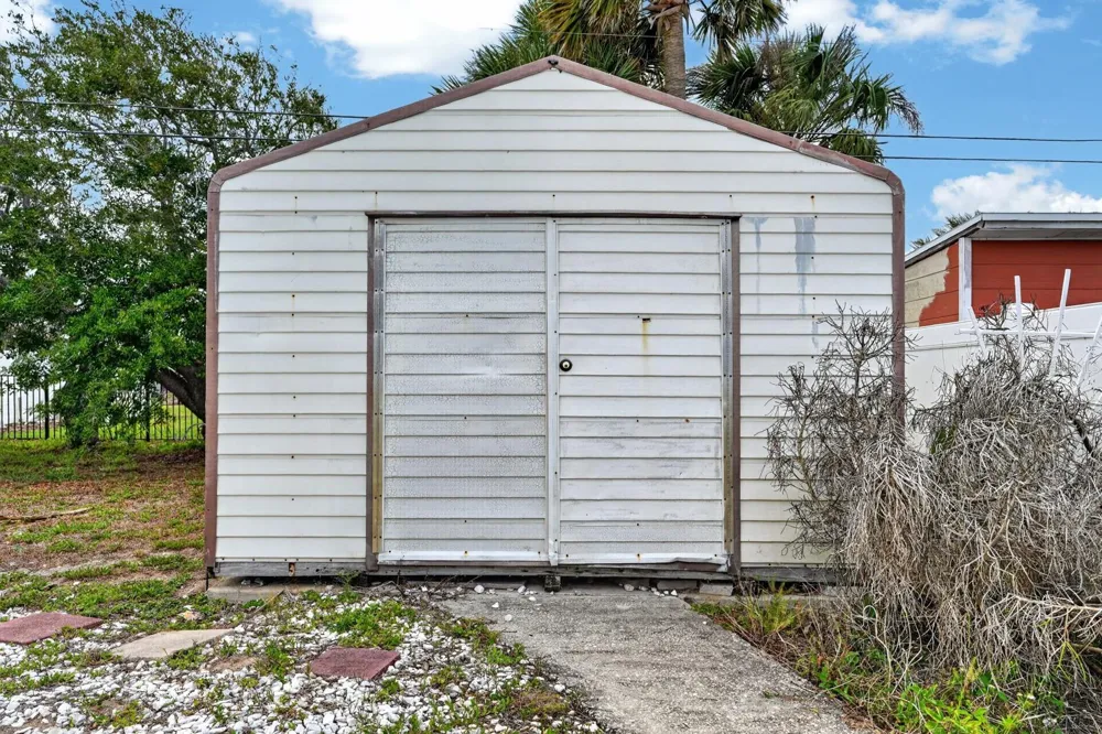 1027 BEL AIRE DRIVE Daytona Beach, FL 32118