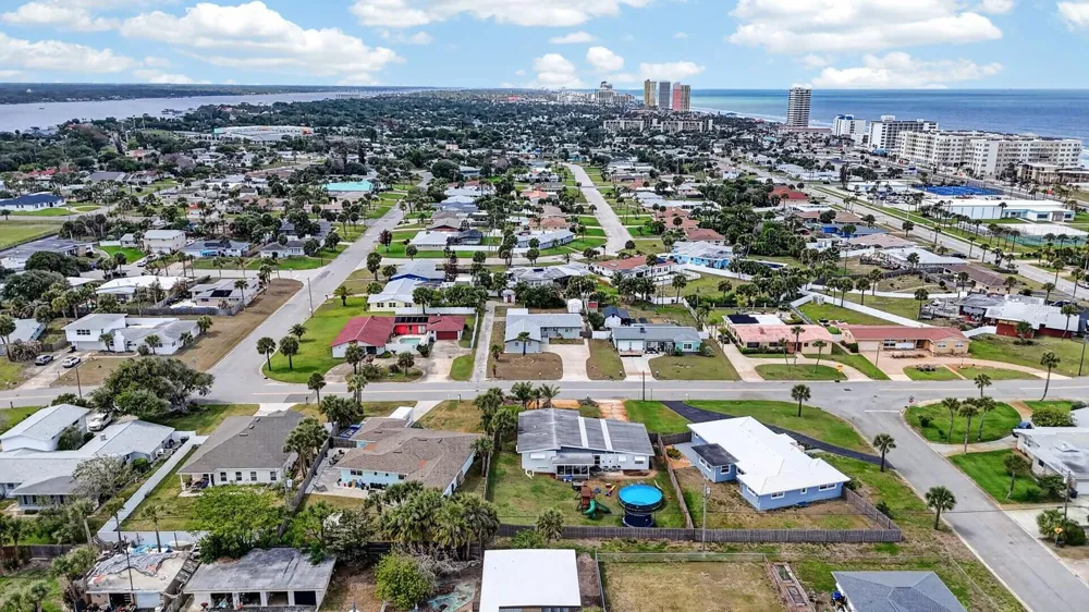 1027 BEL AIRE DRIVE Daytona Beach, FL 32118