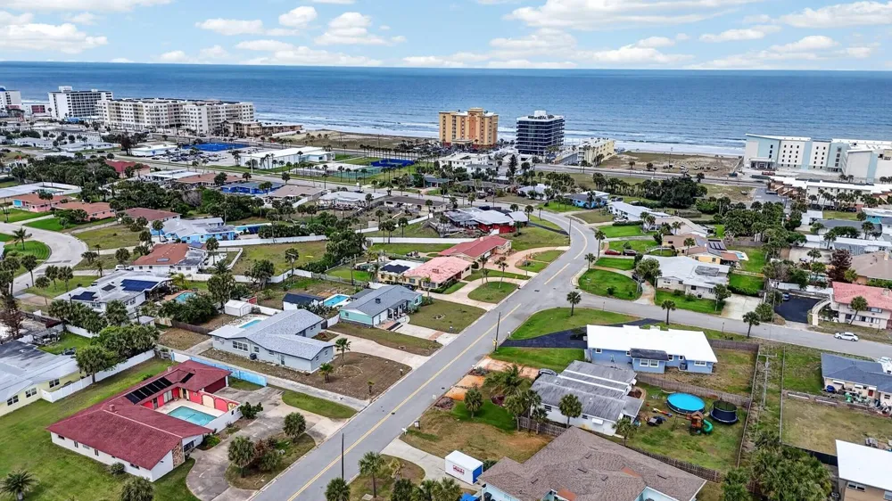 1027 BEL AIRE DRIVE Daytona Beach, FL 32118
