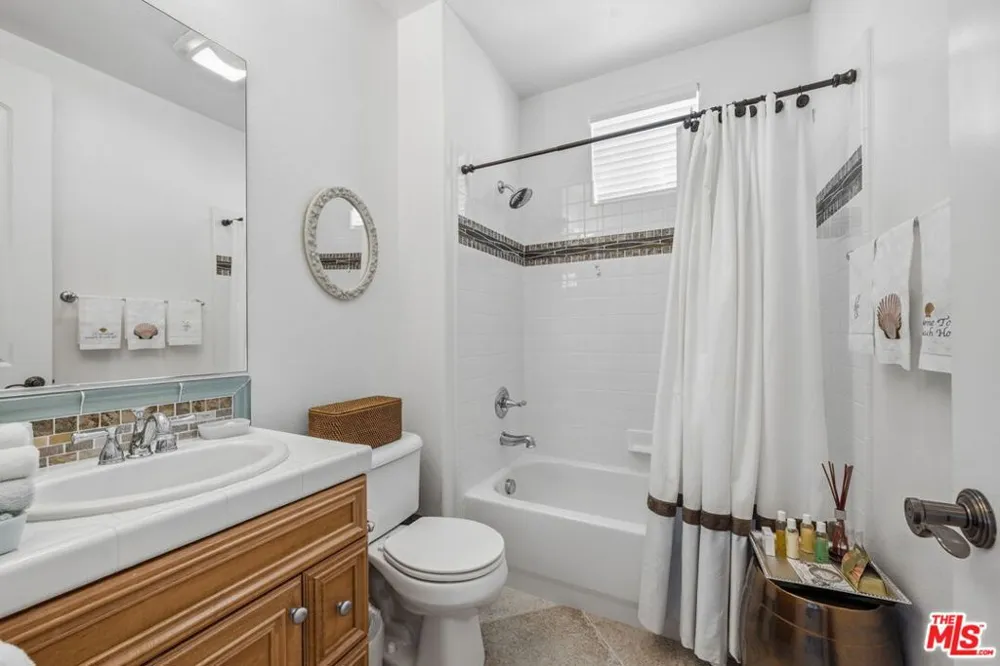 4061 Adriatic Street Oxnard, CA 93035