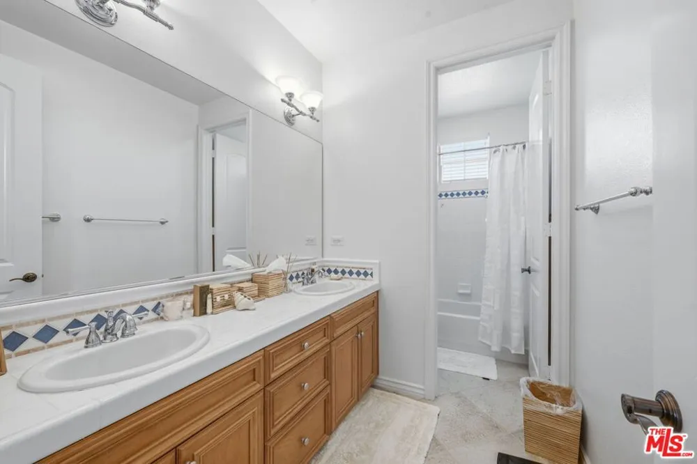 4061 Adriatic Street Oxnard, CA 93035