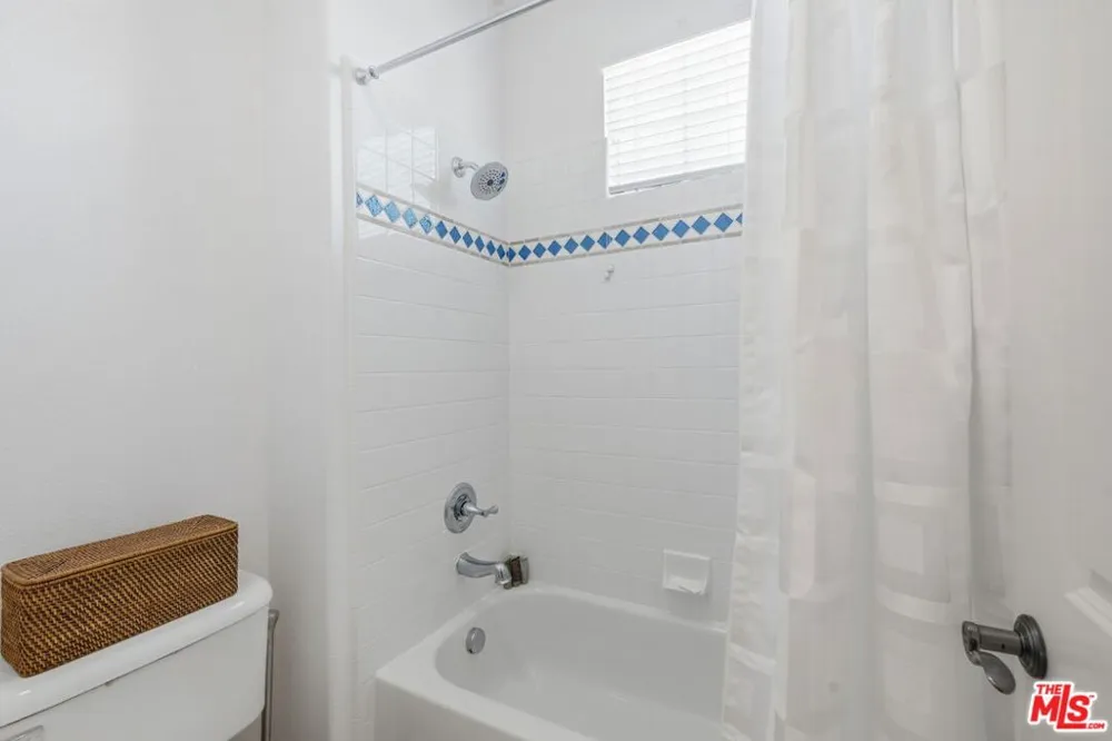 4061 Adriatic Street Oxnard, CA 93035