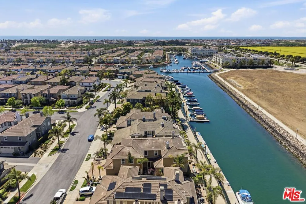 4061 Adriatic Street Oxnard, CA 93035