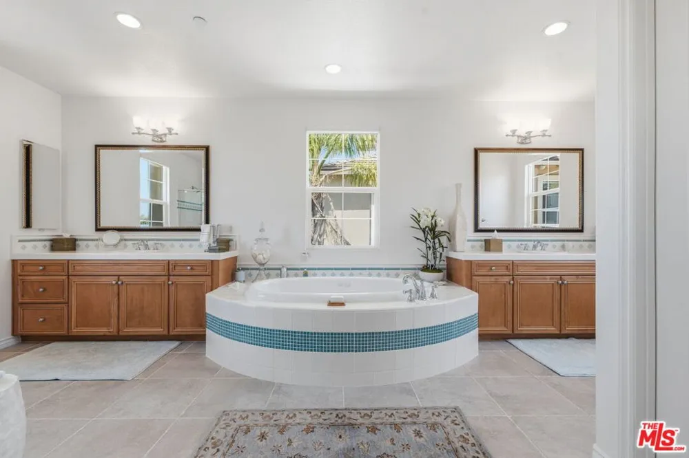 4061 Adriatic Street Oxnard, CA 93035