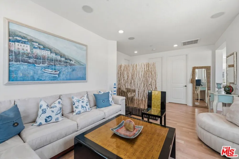 4061 Adriatic Street Oxnard, CA 93035