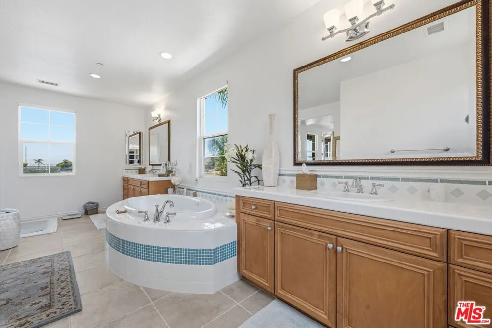 4061 Adriatic Street Oxnard, CA 93035