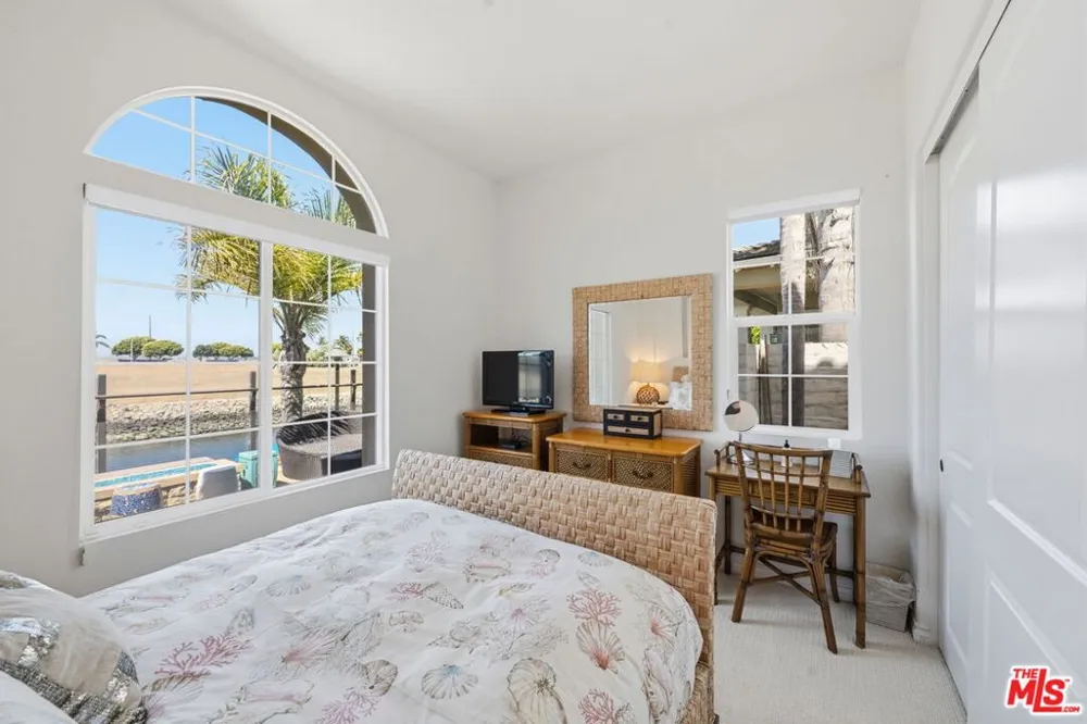 4061 Adriatic Street Oxnard, CA 93035