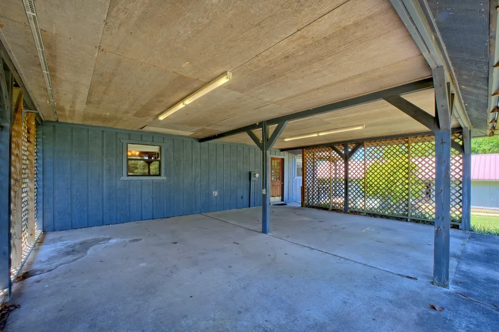 203 Whispering Pine Burkeville, TX 75932