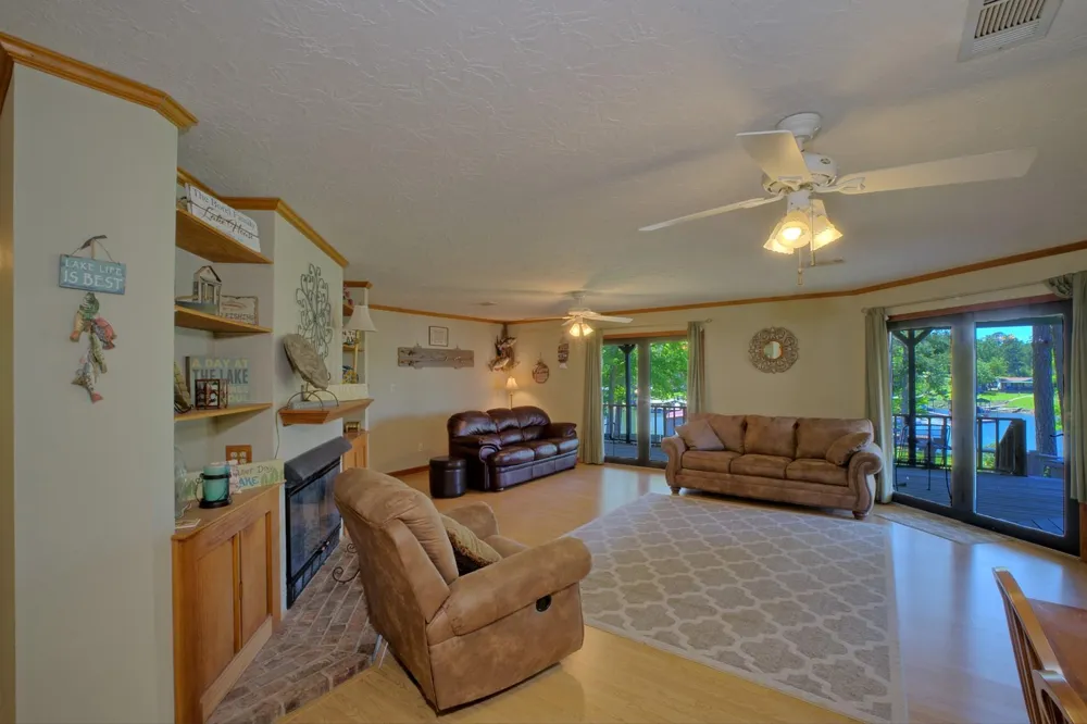 203 Whispering Pine Burkeville, TX 75932