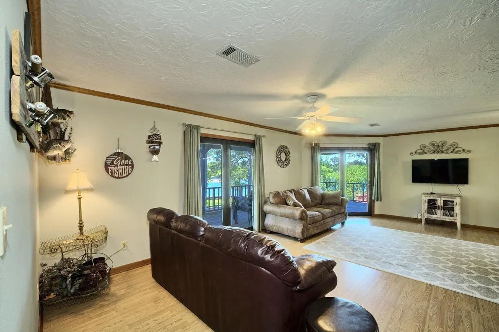 203 Whispering Pine Burkeville, TX 75932