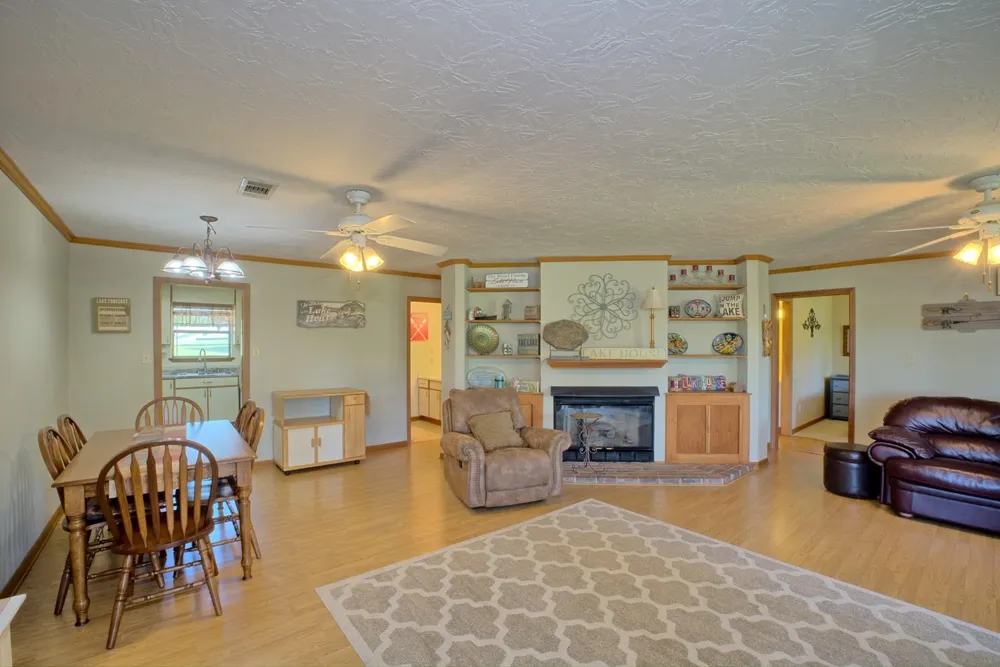 203 Whispering Pine Burkeville, TX 75932