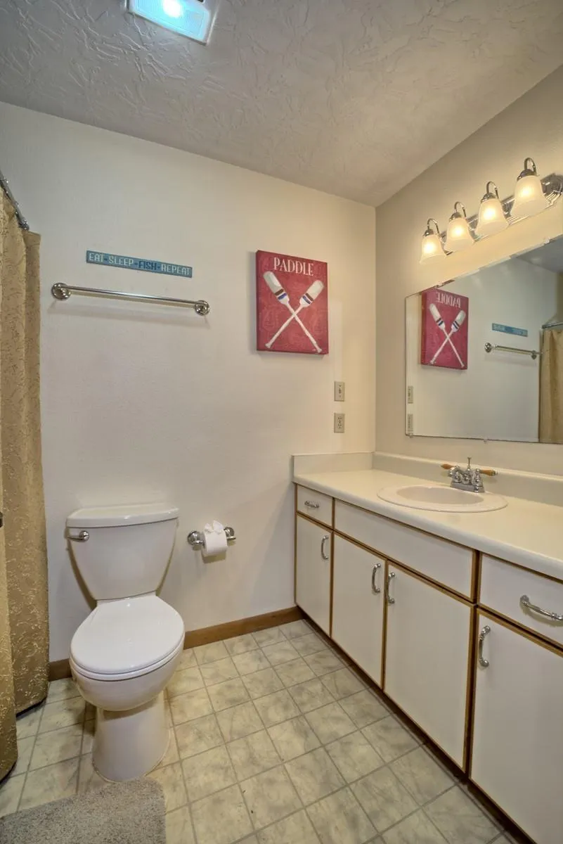 203 Whispering Pine Burkeville, TX 75932