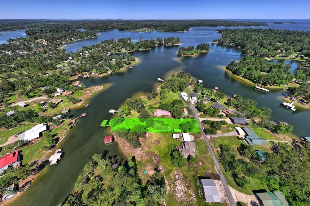 203 Whispering Pine Burkeville, TX 75932