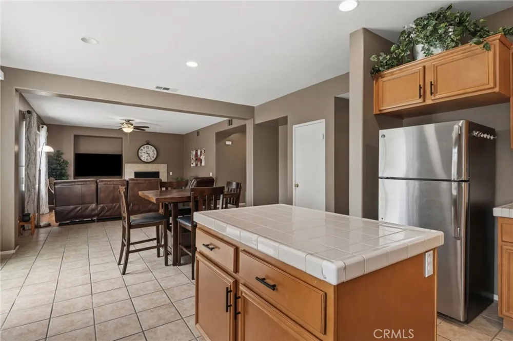 25975 Avenida Classica Moreno Valley, CA 92551