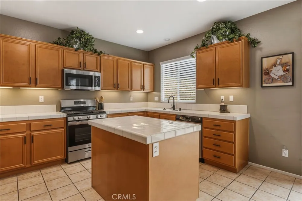 25975 Avenida Classica Moreno Valley, CA 92551