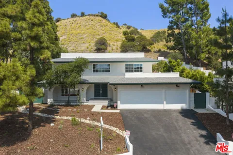 3062 Arrowhead Drive