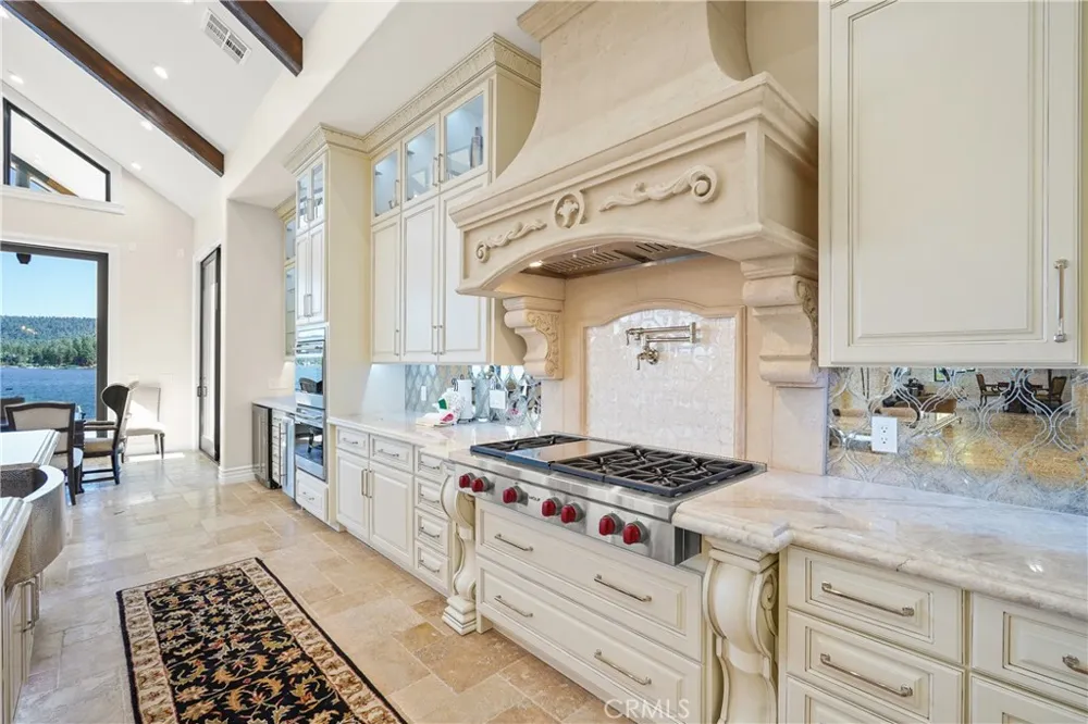 39055 Shore Drive Fawnskin, CA 92333