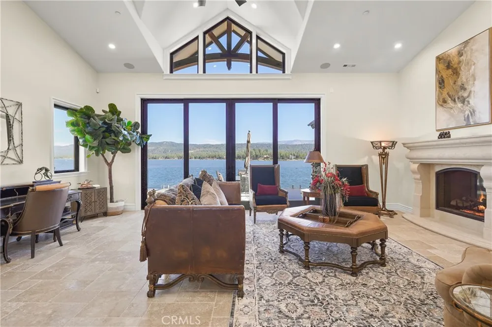 39055 Shore Drive Fawnskin, CA 92333