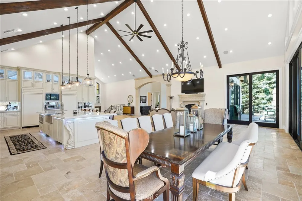 39055 Shore Drive Fawnskin, CA 92333