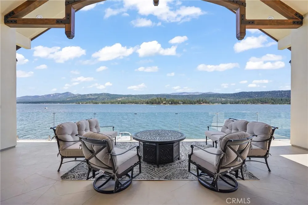 39055 Shore Drive Fawnskin, CA 92333