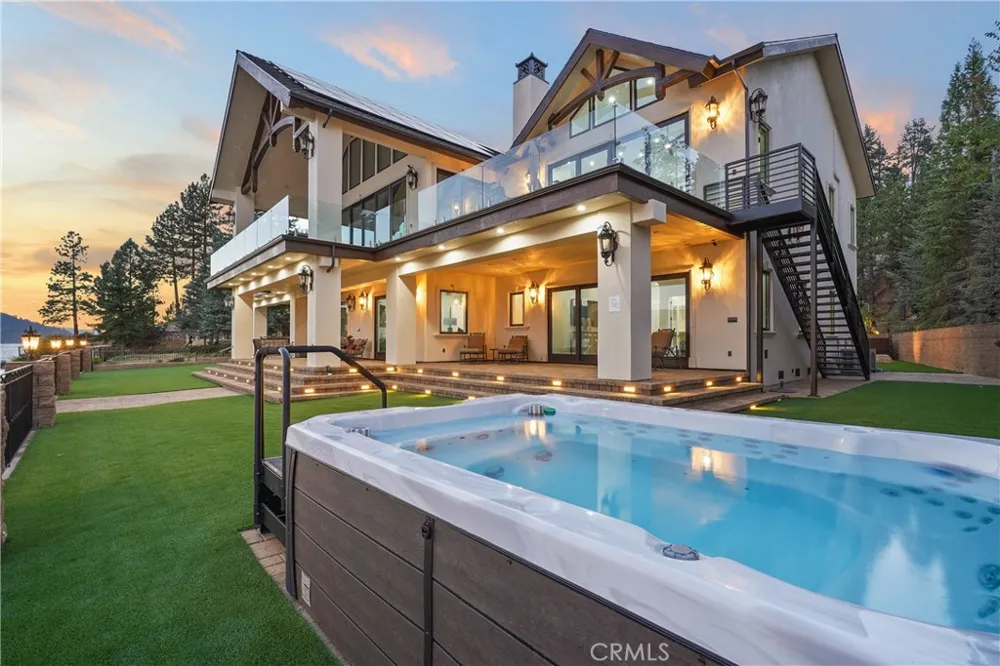 39055 Shore Drive Fawnskin, CA 92333