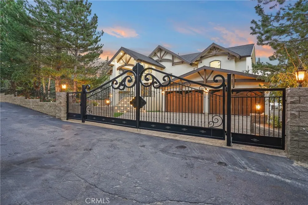 39055 Shore Drive Fawnskin, CA 92333