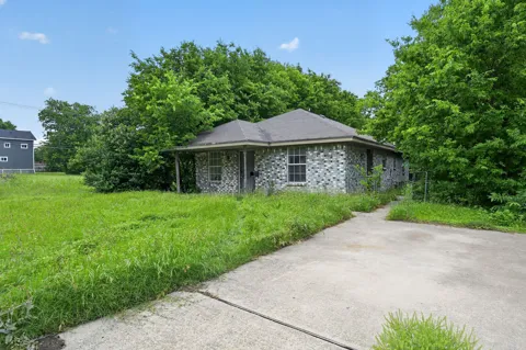 1003 S 4th Street