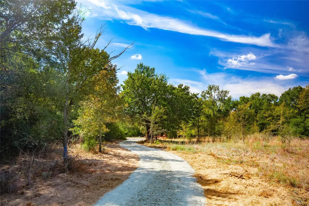 12556 Red Hill Rd Hearne, TX 77859